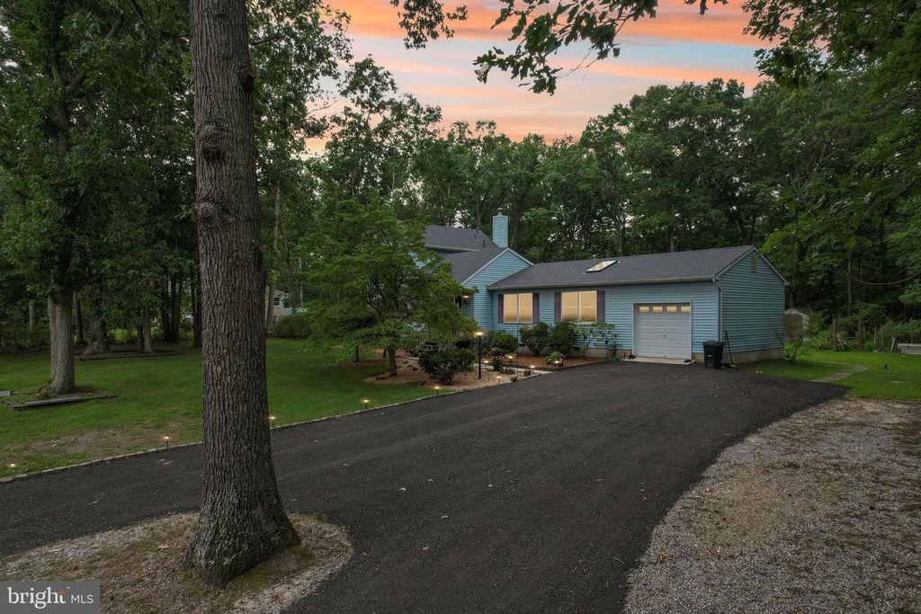 441 E BIRD VILLAGE RD, Jackson, NJ 08527