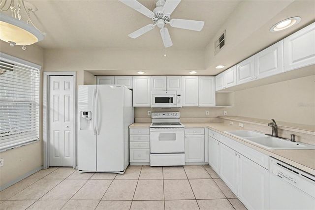 1400 WATER VIEW DRIVE W 102, Largo, FL 33771