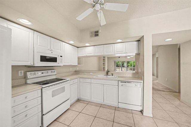 1400 WATER VIEW DRIVE W 102, Largo, FL 33771