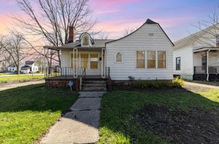 228 N 3rd Avenue, Saginaw, MI 48607