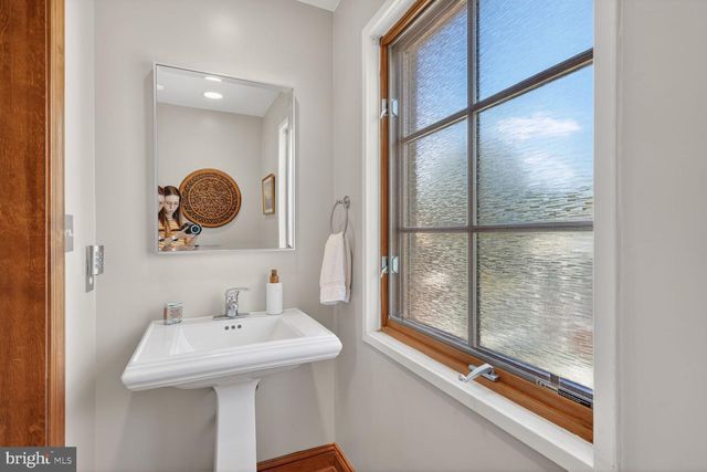 4837 1ST ST S, Arlington, VA 22204