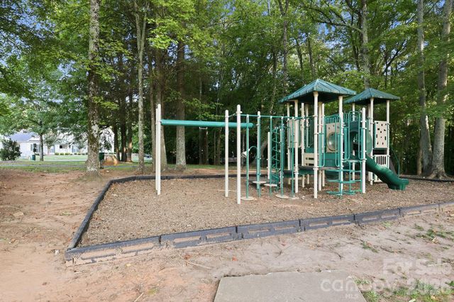 8411 Washoe Pine Lane, Charlotte, NC 28215