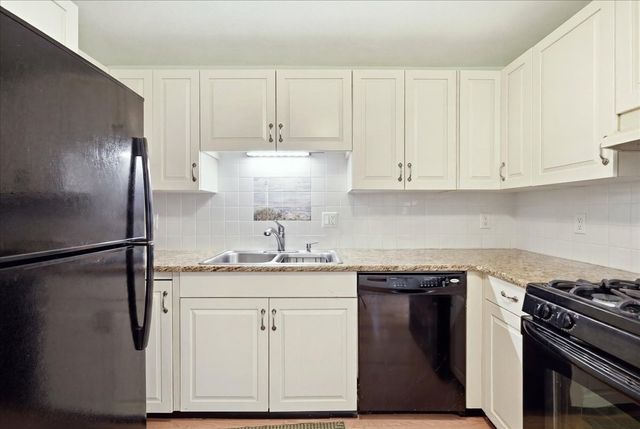 225 Lincoln St G4, Duxbury, MA 02332