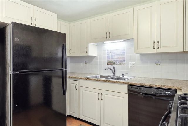 225 Lincoln St G4, Duxbury, MA 02332