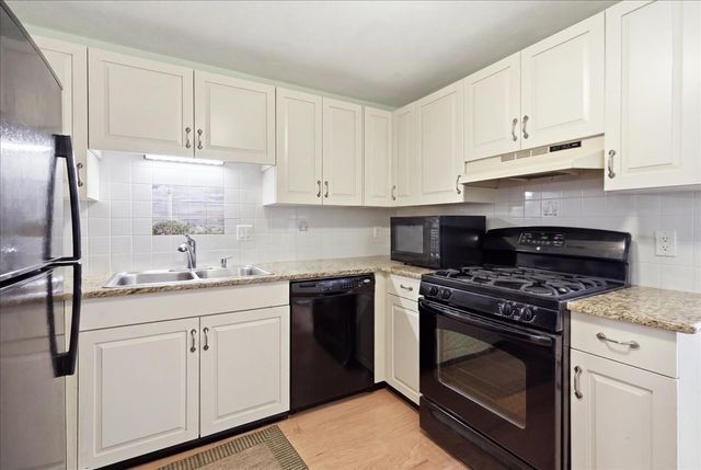 225 Lincoln St G4, Duxbury, MA 02332