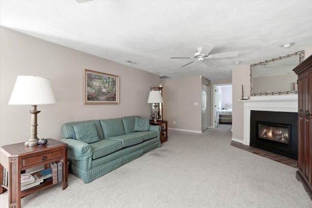 225 Lincoln St G4, Duxbury, MA 02332