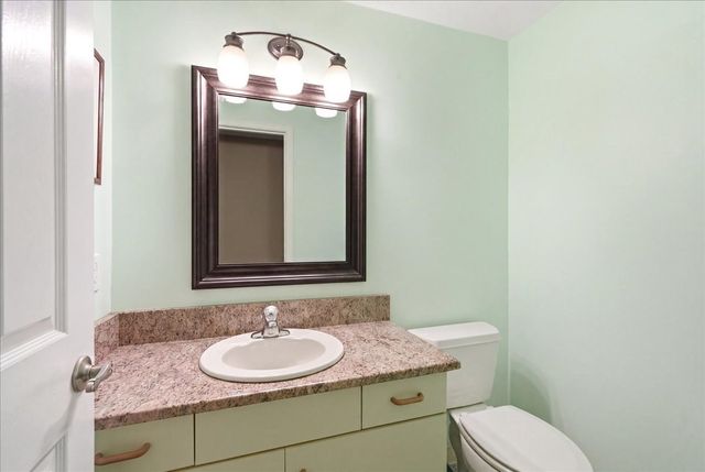 225 Lincoln St G4, Duxbury, MA 02332