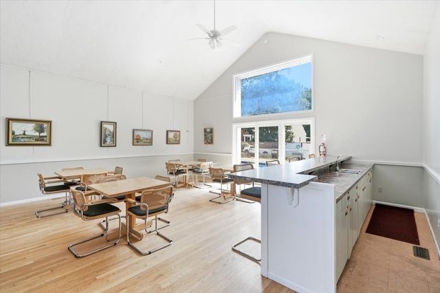 225 Lincoln St G4, Duxbury, MA 02332