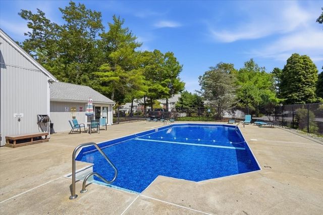 225 Lincoln St G4, Duxbury, MA 02332