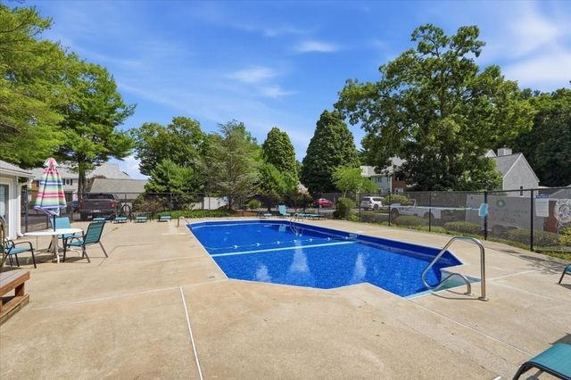 225 Lincoln St G4, Duxbury, MA 02332