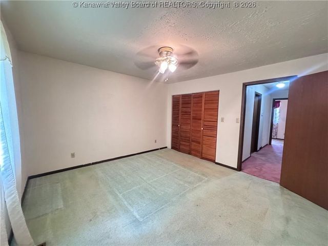 236 Easter Road, Nitro, WV 25143