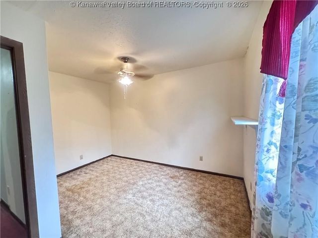 236 Easter Road, Nitro, WV 25143