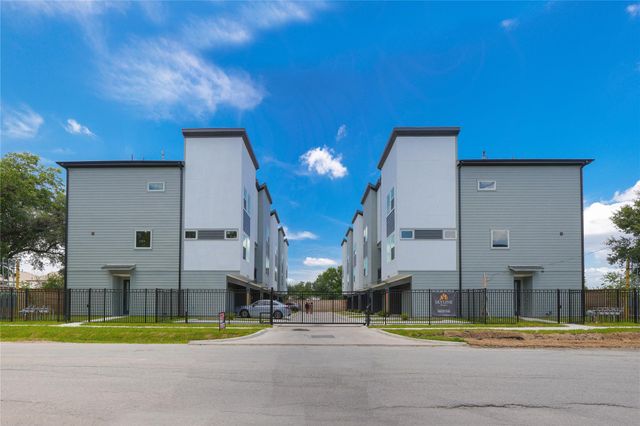 6730 Peerless Street D, Houston, TX 77021