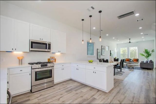 6730 Peerless Street D, Houston, TX 77021