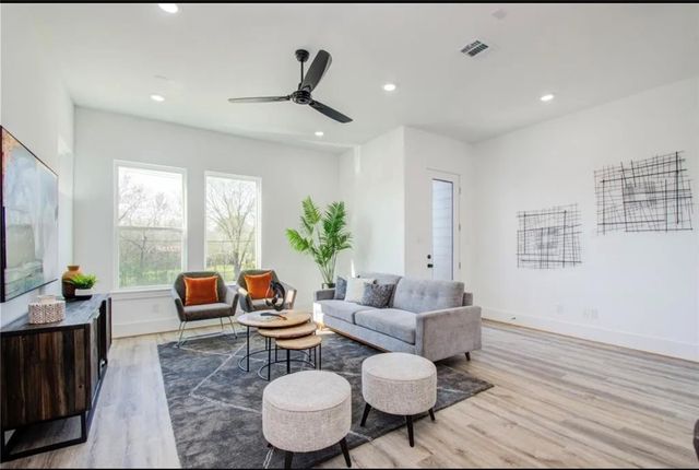 6730 Peerless Street D, Houston, TX 77021