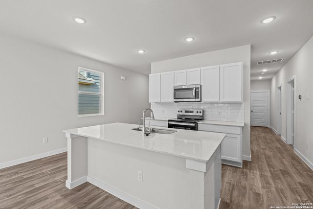 9923 Chavaneaux Lndg, San Antonio, TX 78214