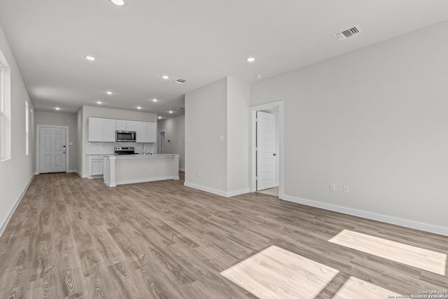 9923 Chavaneaux Lndg, San Antonio, TX 78214