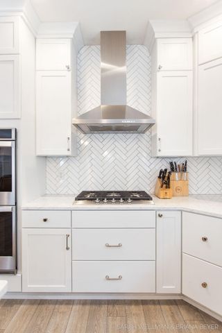 2009 W Lakewood Blvd, Holland, MI 49424