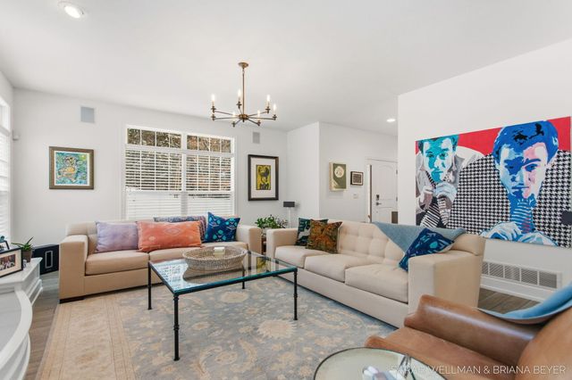 2009 W Lakewood Blvd, Holland, MI 49424