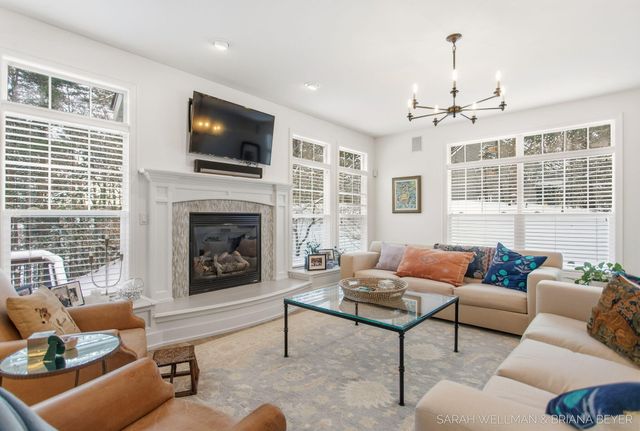 2009 W Lakewood Blvd, Holland, MI 49424