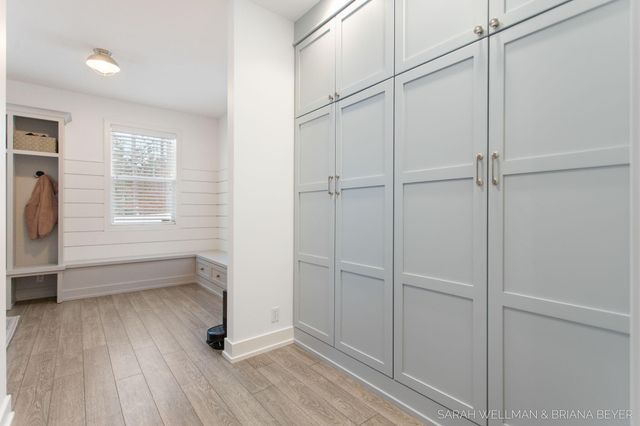 2009 W Lakewood Blvd, Holland, MI 49424