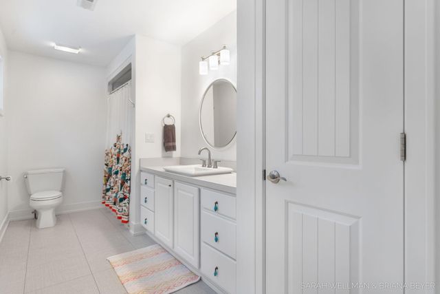 2009 W Lakewood Blvd, Holland, MI 49424