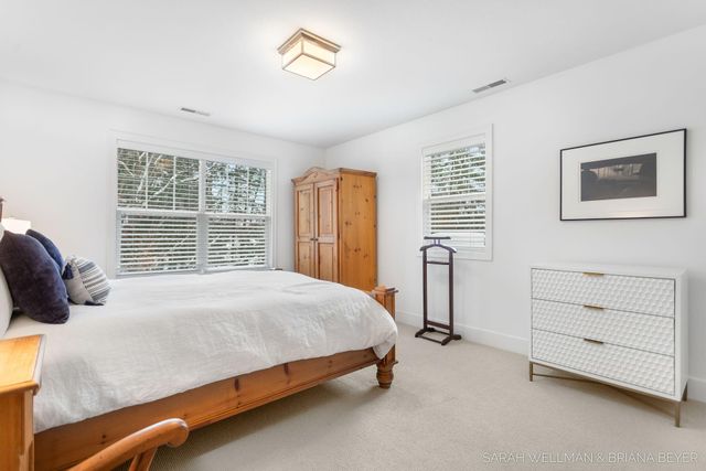 2009 W Lakewood Blvd, Holland, MI 49424