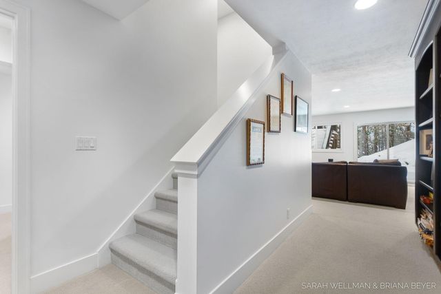 2009 W Lakewood Blvd, Holland, MI 49424