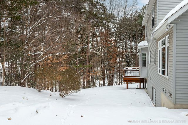 2009 W Lakewood Blvd, Holland, MI 49424