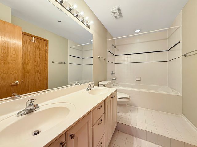 910 S Michigan Avenue 1009, Chicago, IL 60605