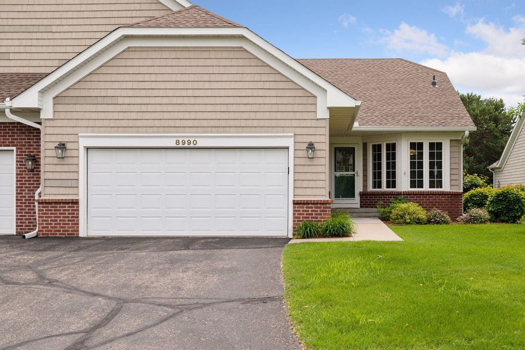 8990 Deer Run Drive, Victoria, MN 55386