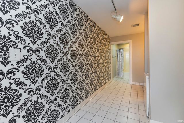 301 S Walnut St Apt 206, Muncie, IN 47305