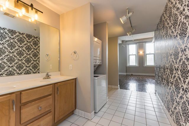 301 S Walnut St Apt 206, Muncie, IN 47305