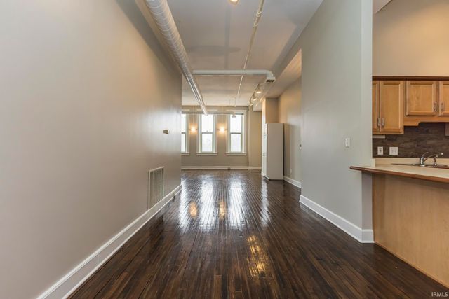 301 S Walnut St Apt 206, Muncie, IN 47305