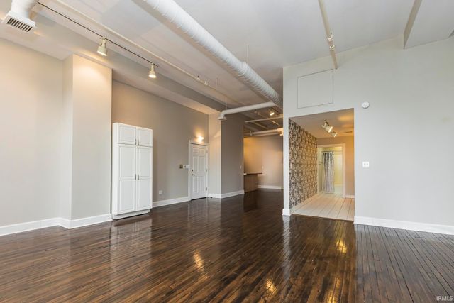 301 S Walnut St Apt 206, Muncie, IN 47305