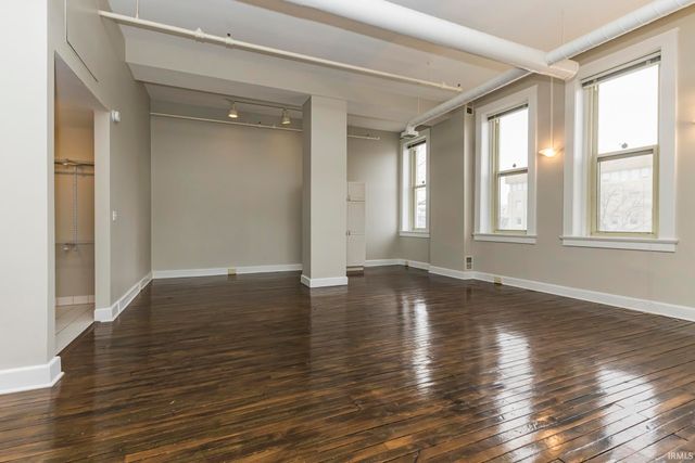 301 S Walnut St Apt 206, Muncie, IN 47305