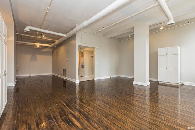 301 S Walnut St Apt 206, Muncie, IN 47305