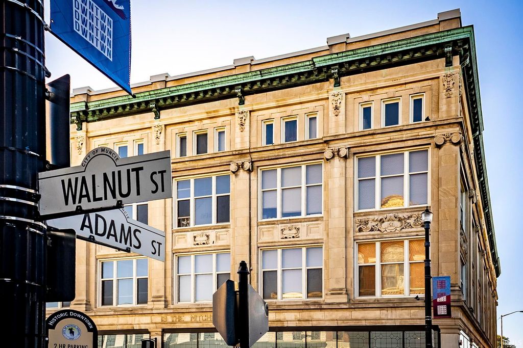 301 S Walnut St Apt 206, Muncie, IN 47305