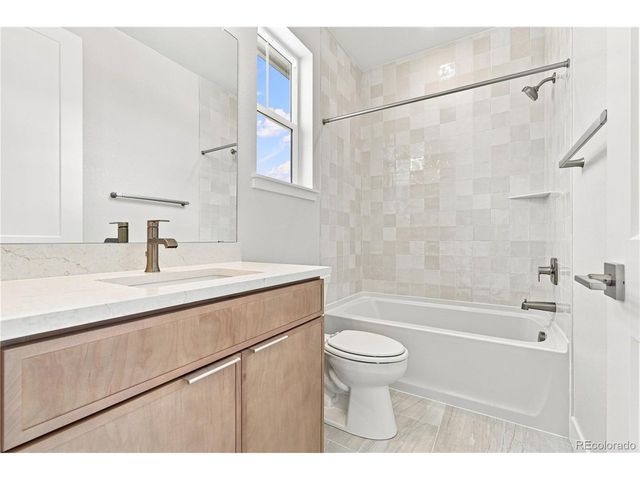 6430 Still Pine Cir, Castle Pines, CO 80108