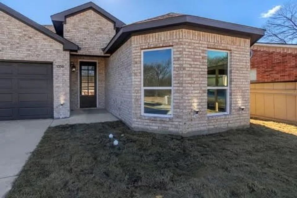 1336 E Fogg Street, Fort Worth, TX 76115 — photo 2