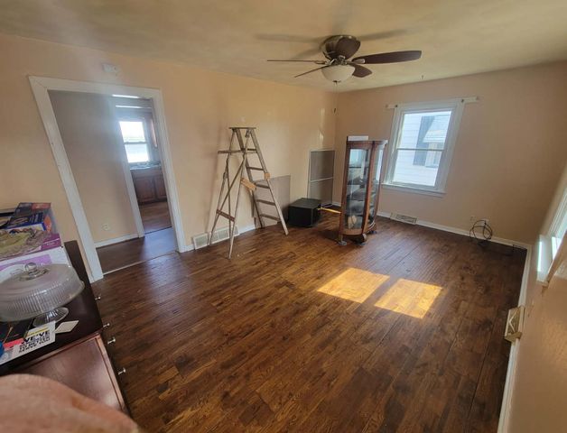 1430 E Vanderhoof Street, Decatur, IL 62521