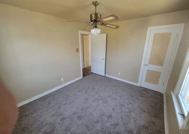 1430 E Vanderhoof Street, Decatur, IL 62521