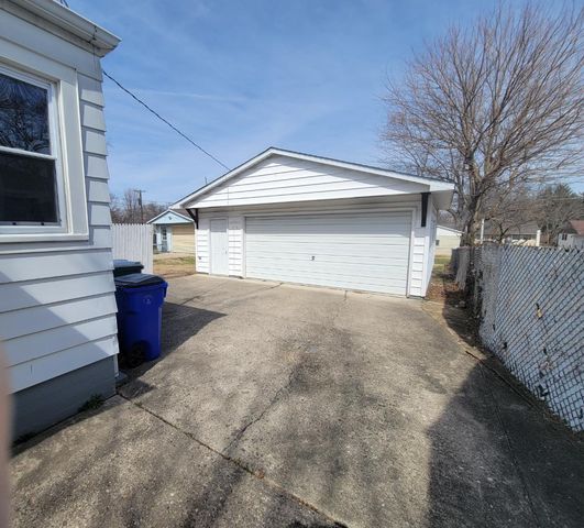 1430 E Vanderhoof Street, Decatur, IL 62521