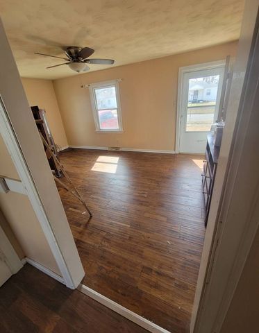 1430 E Vanderhoof Street, Decatur, IL 62521