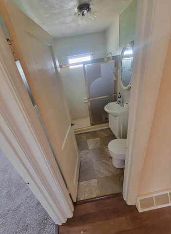 1430 E Vanderhoof Street, Decatur, IL 62521