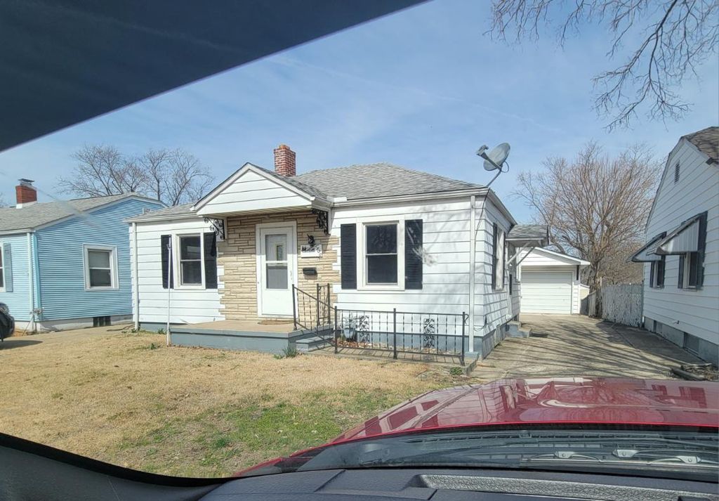 1430 E Vanderhoof Street, Decatur, IL 62521