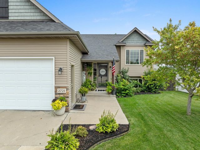 2721 Heritage Dr, Minot, ND 58703