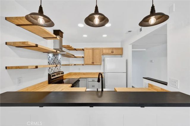 959 W Pine 33, Upland, CA 91786