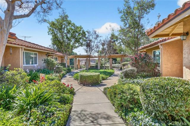 959 W Pine 33, Upland, CA 91786