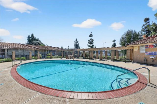 959 W Pine 33, Upland, CA 91786